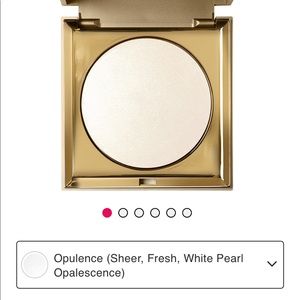 💜 3 for $20 
 Heavens Hue Highlighter Opulence